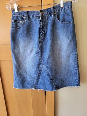 Squeeze by Stephen Hardy Denim Skirt - Size 5/6 - softened up for you!!